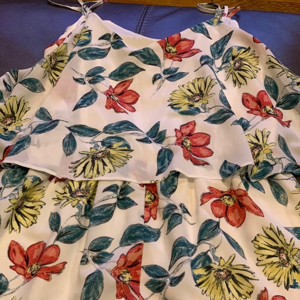 5/48 spaghetti strap flowery short romper size S